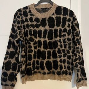 Luxury Leopard Print Sweater - Black and Tan